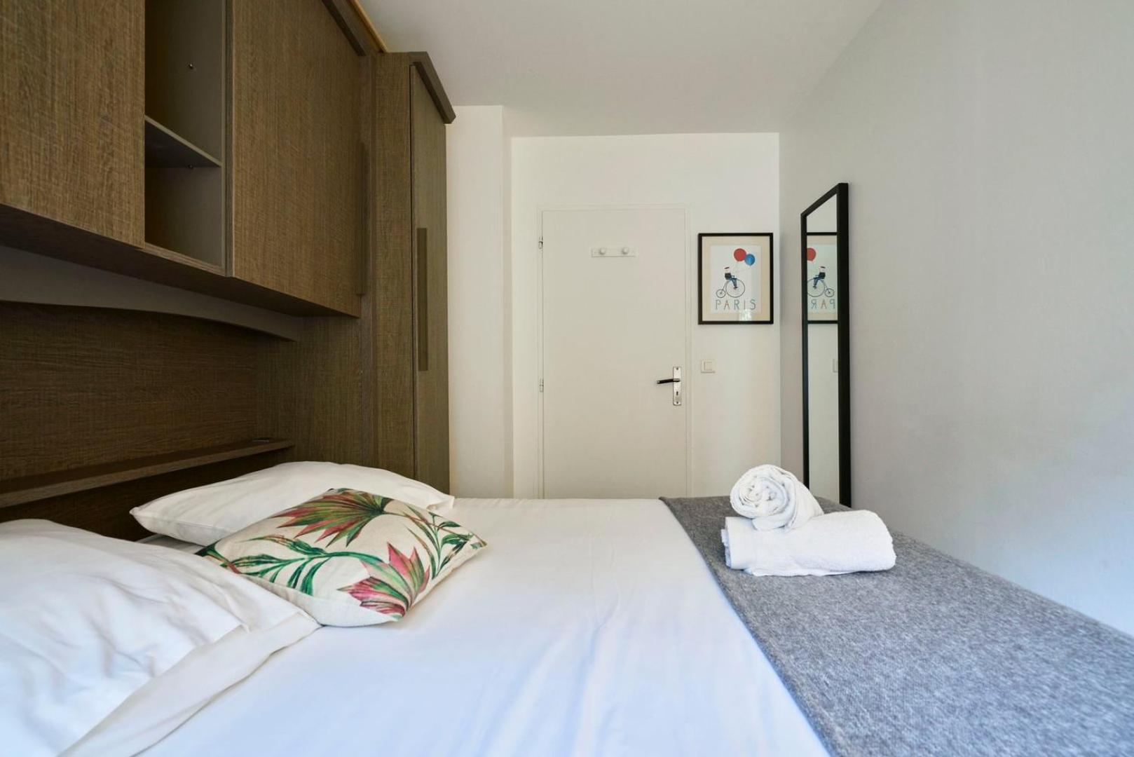 Centre - Superb Bright Parking Appartement
